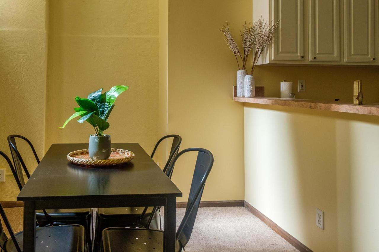 Walkable 1Br Apt Downtown By Frontdesk Appartamento Cleveland Esterno foto